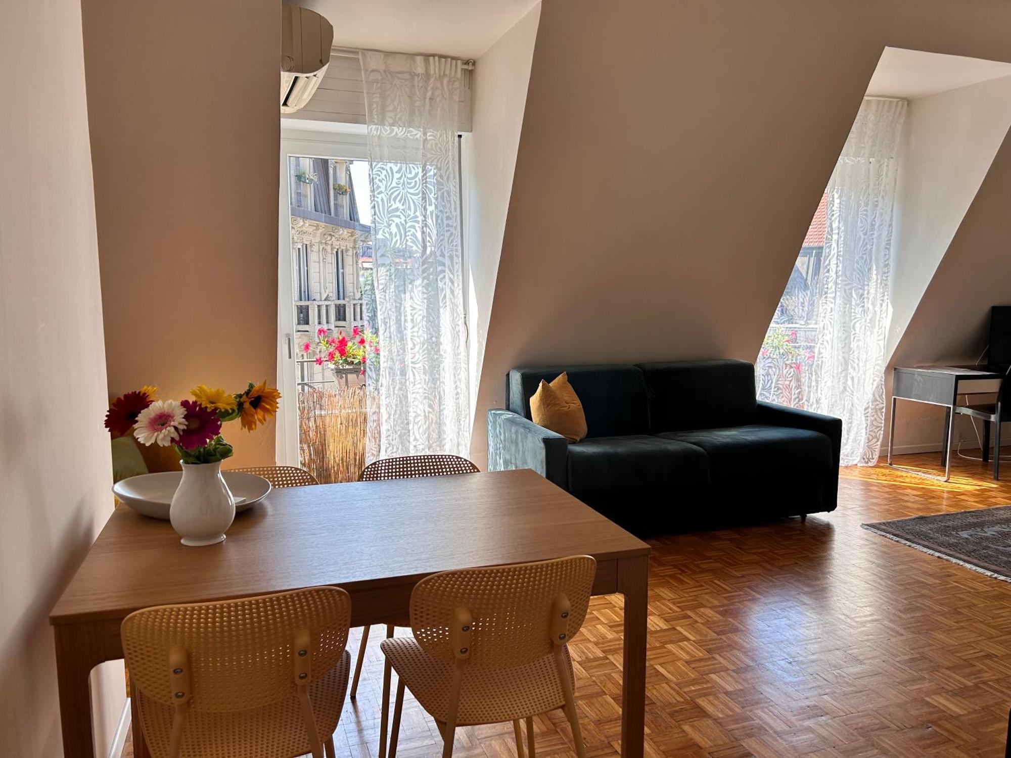 Easy Isola, For An Easy Stay — Foto 3